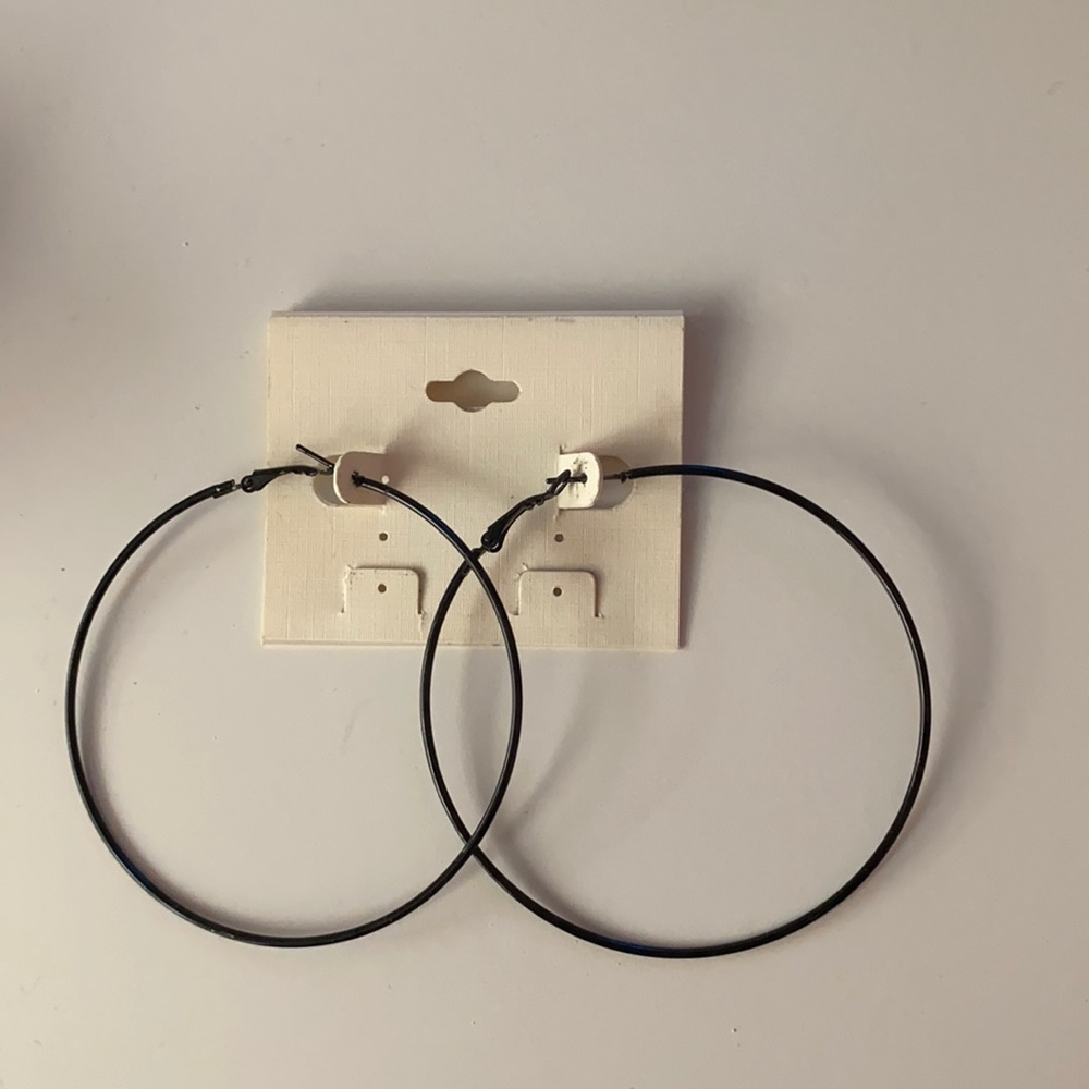 black hoops
